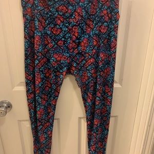 LULAROE Tall and Curvy Leggings